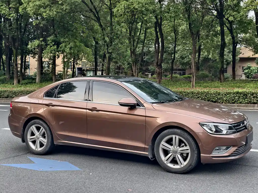 Lamando 280 TSI DSG Comfort