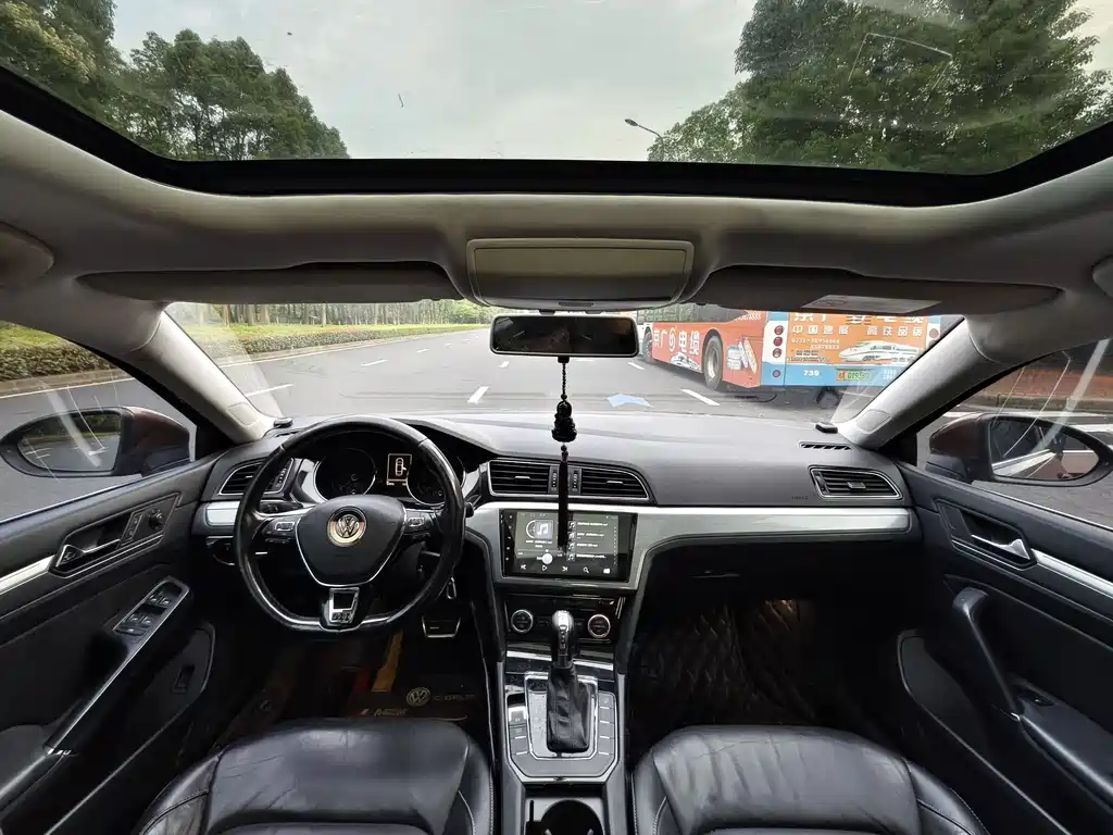 Lamando 280 TSI DSG Comfort
