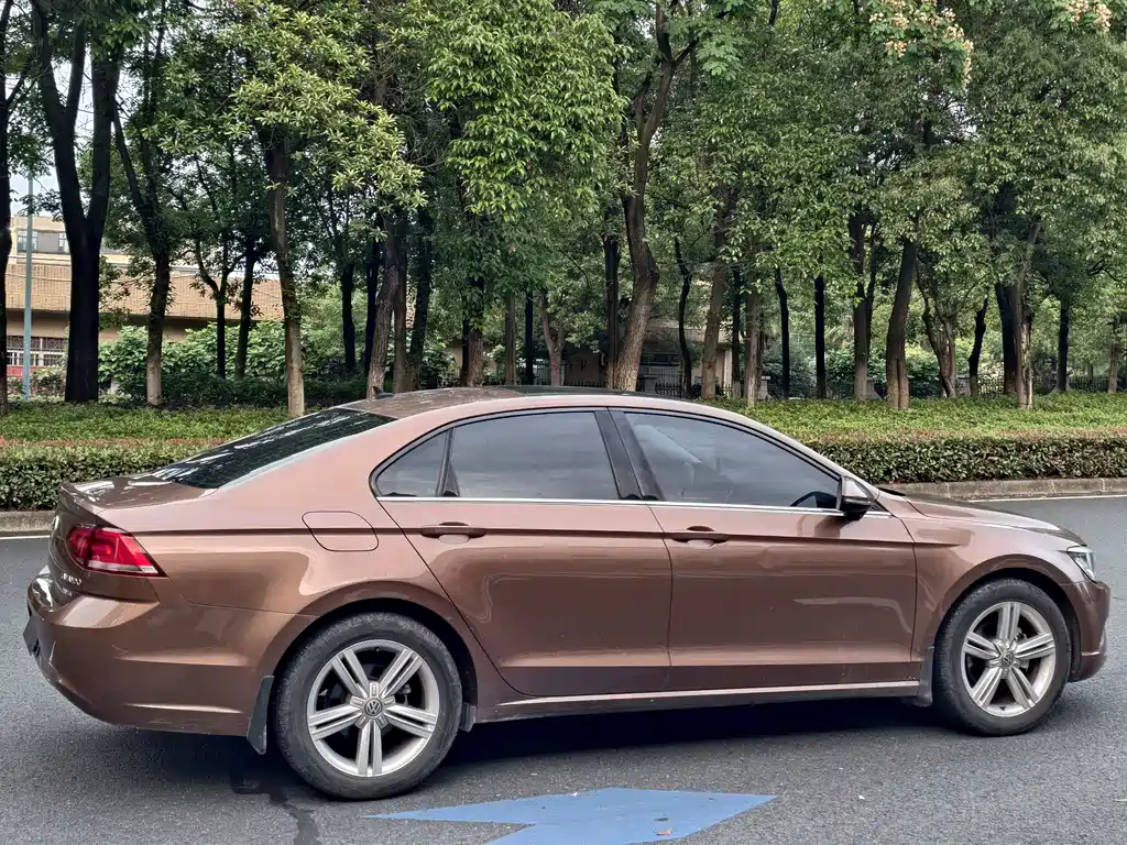 Lamando 280 TSI DSG Comfort