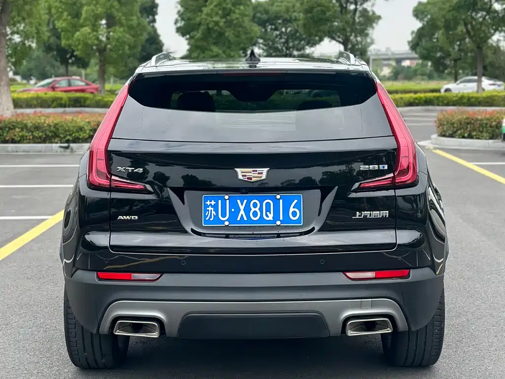 Cadillac XT4 凯迪拉克XT4 2022款 28 T 四驱尊贵型