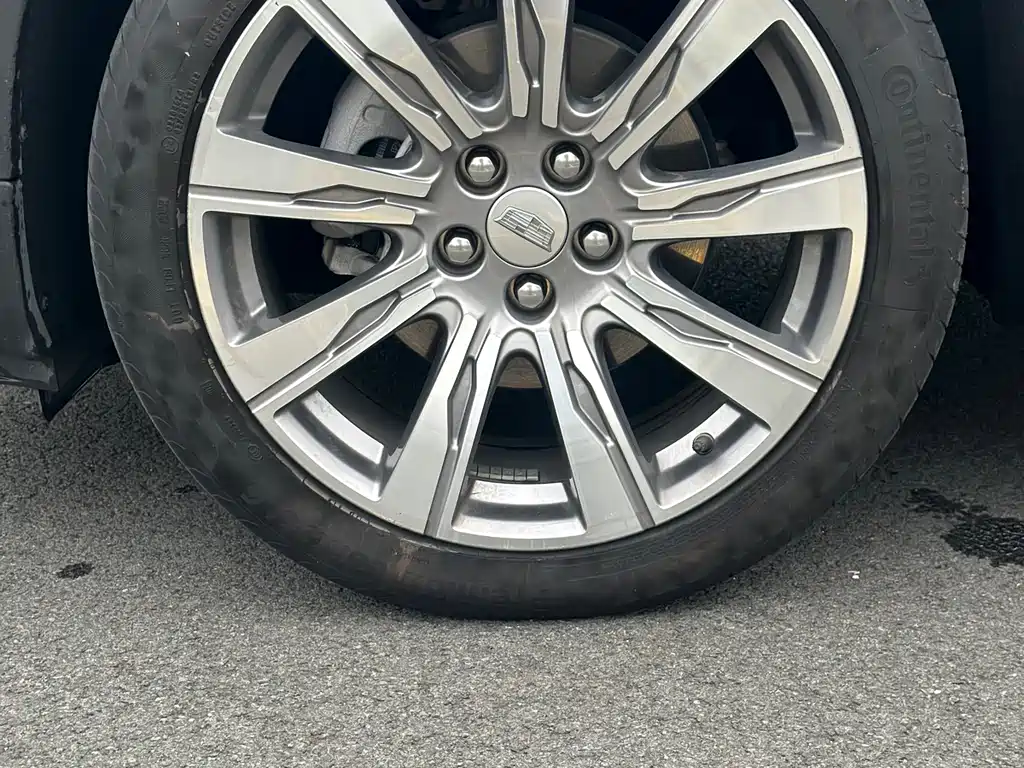 Cadillac XT4 凯迪拉克XT4 2022款 28 T 四驱尊贵型