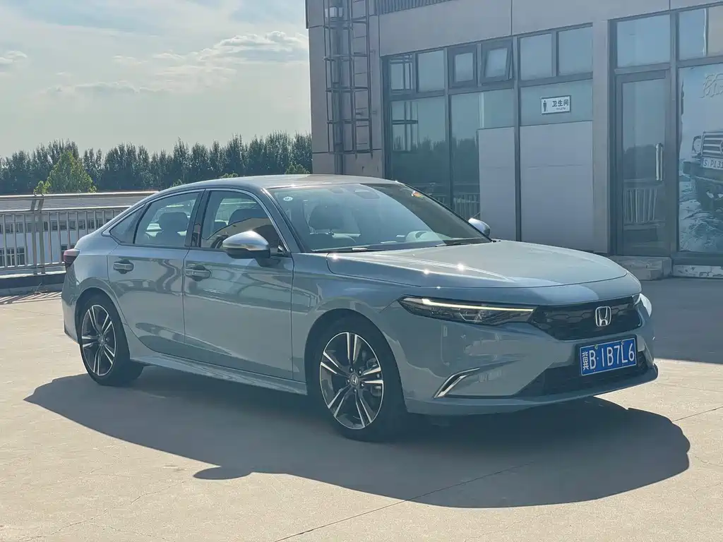 Integra 2.0 L e:HEV Sharp· Premium