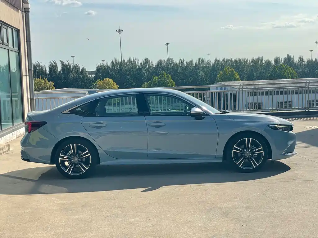 Integra 2.0 L e:HEV Sharp· Premium