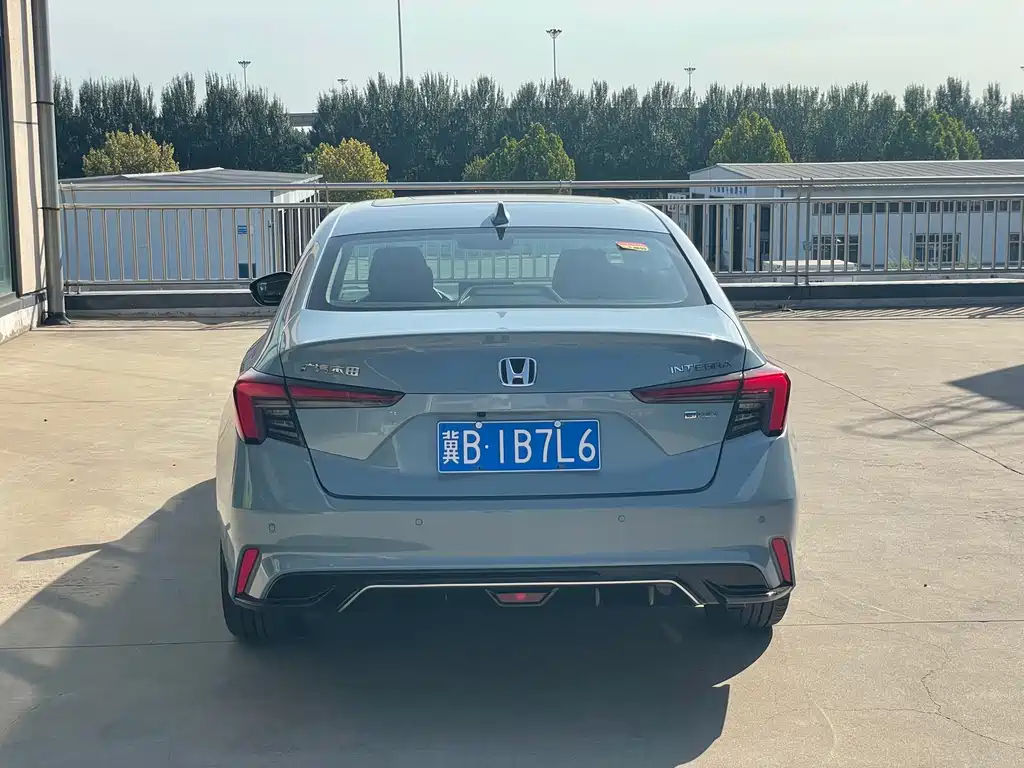 Integra 2.0 L e:HEV Sharp· Premium