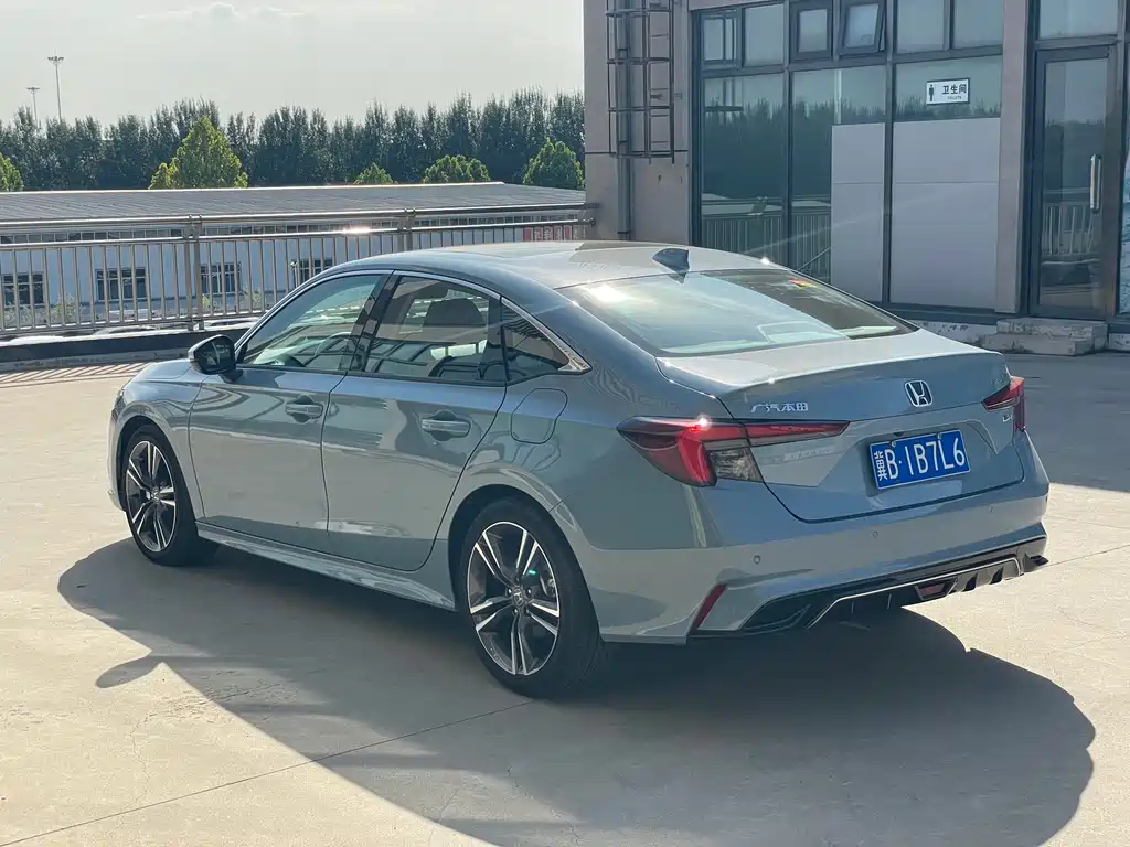 Integra 2.0 L e:HEV Sharp· Premium