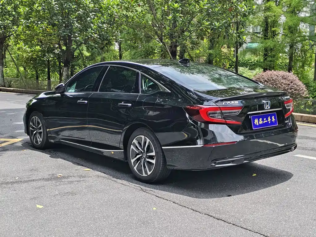 Accord Sharp· Hybrid 2.0 L Sharp Leading