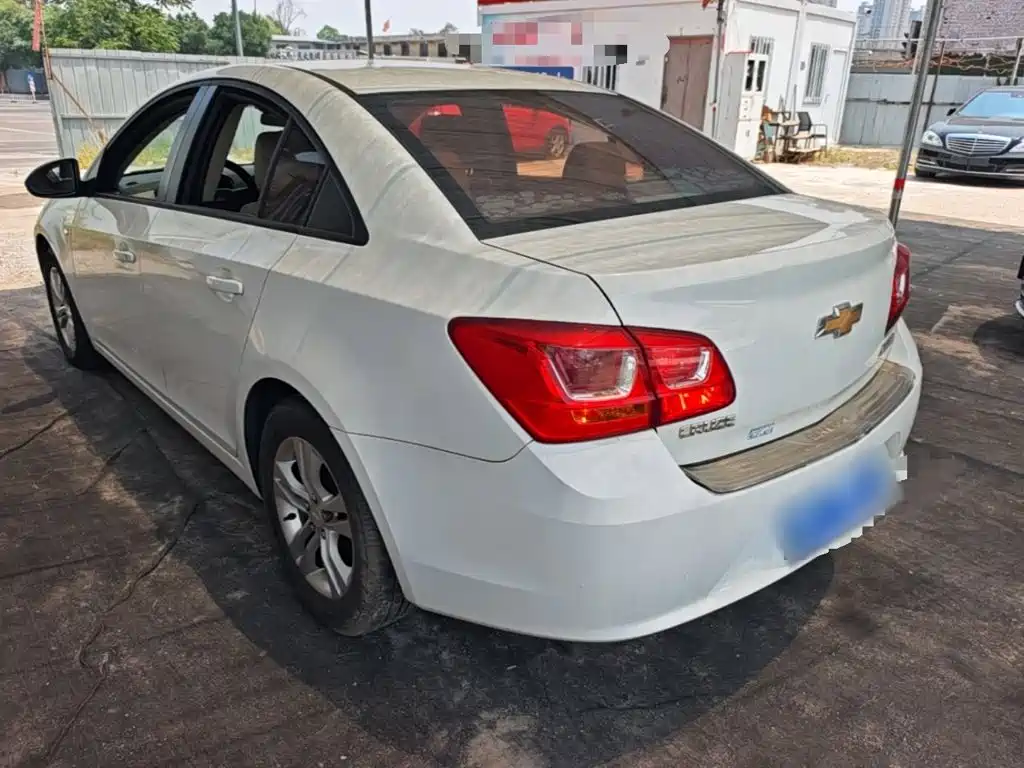 Cruze 1.5 L Classic SE MT