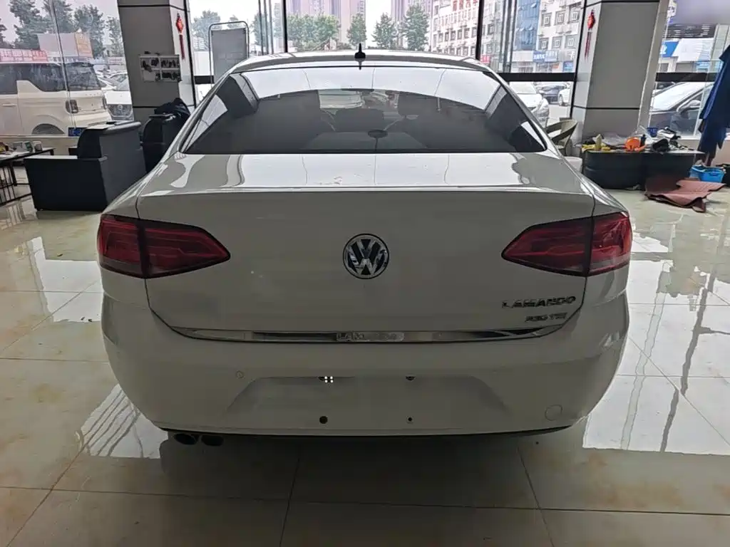 Lamando 230 TSI DSG Style