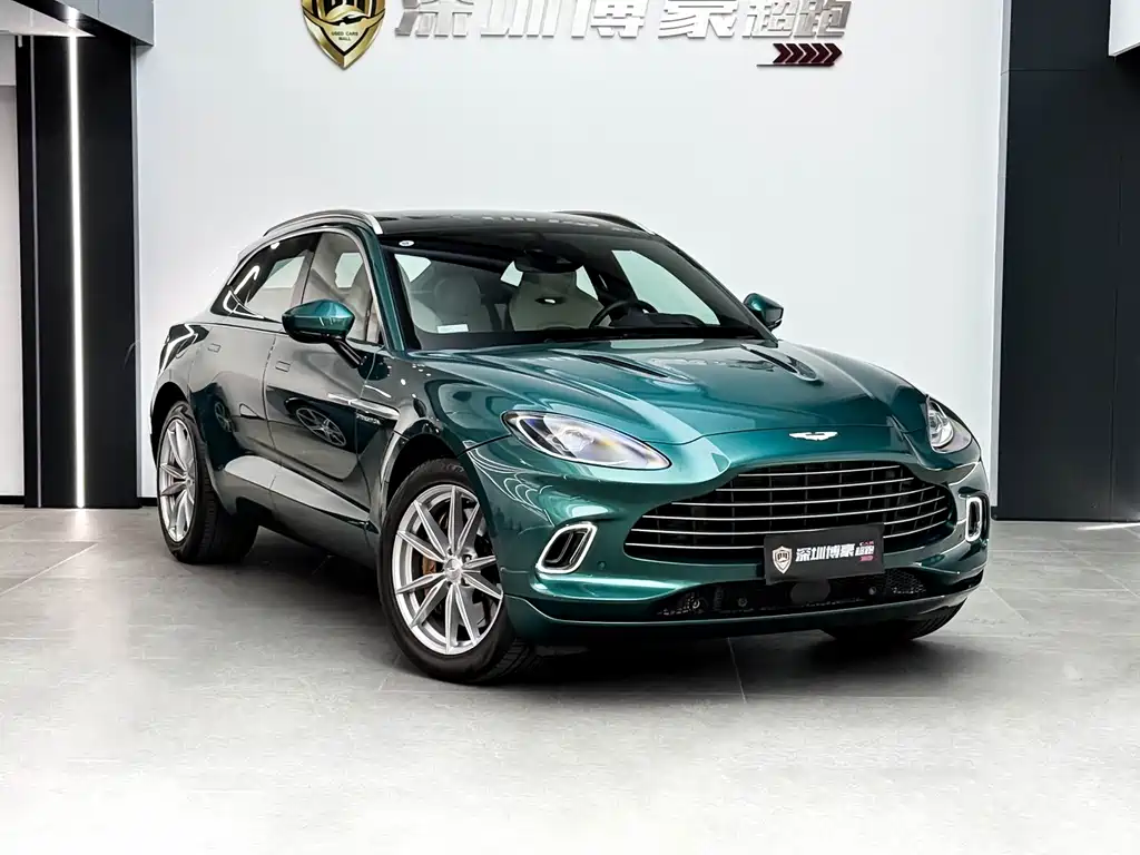 Aston Martin DBX 3.0 T STRAIGHT-SIX