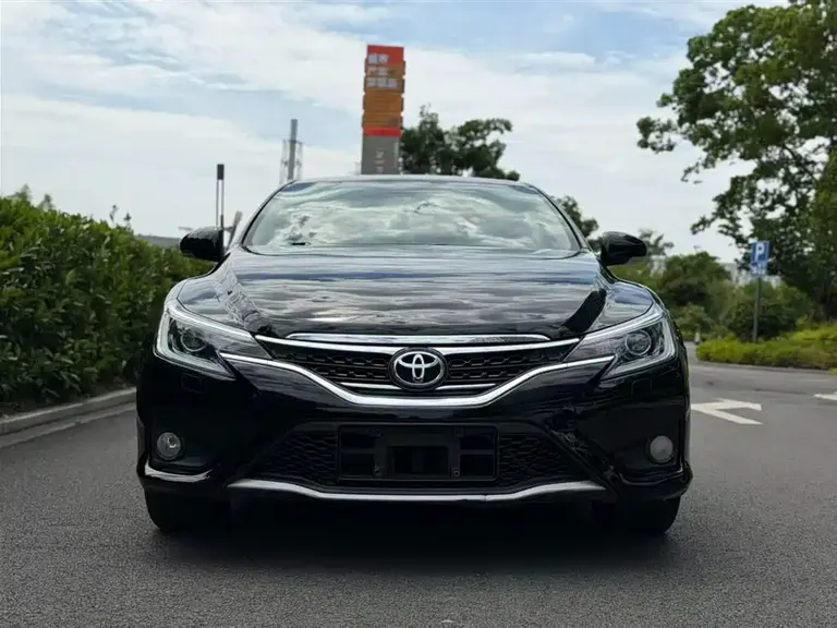 Toyota Mark X 2.5 V Style Sharp