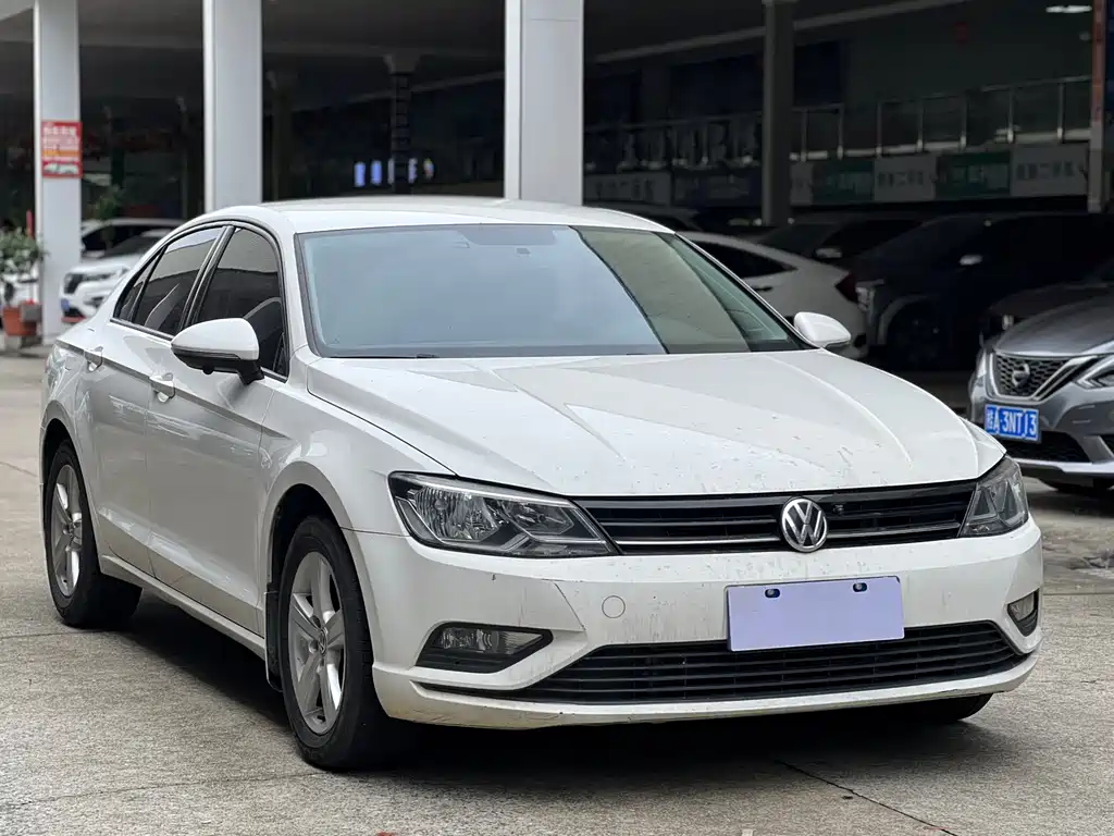 Lamando 230 TSI DSG Style