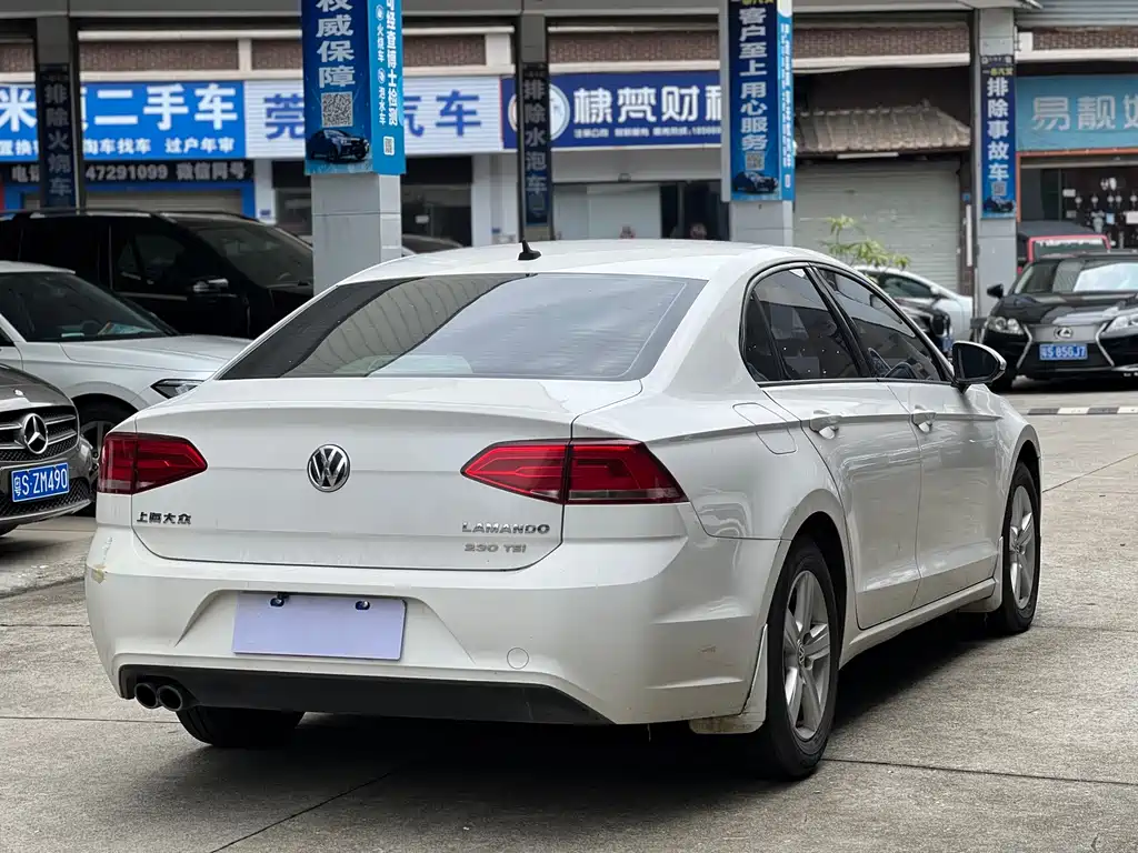 Lamando 230 TSI DSG Style