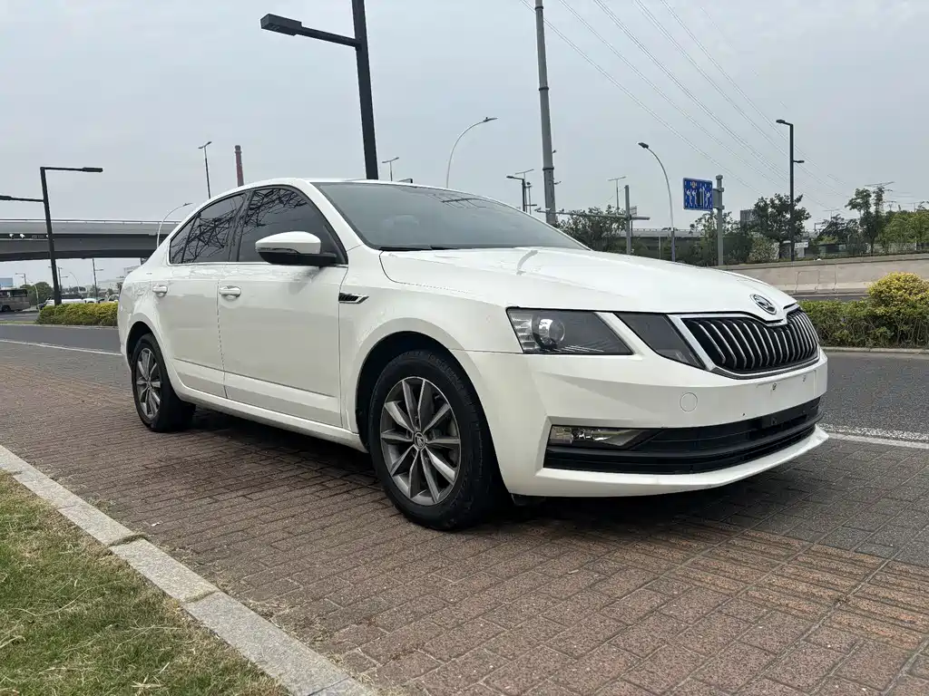 Octavia 1.6 L Auto Comfort