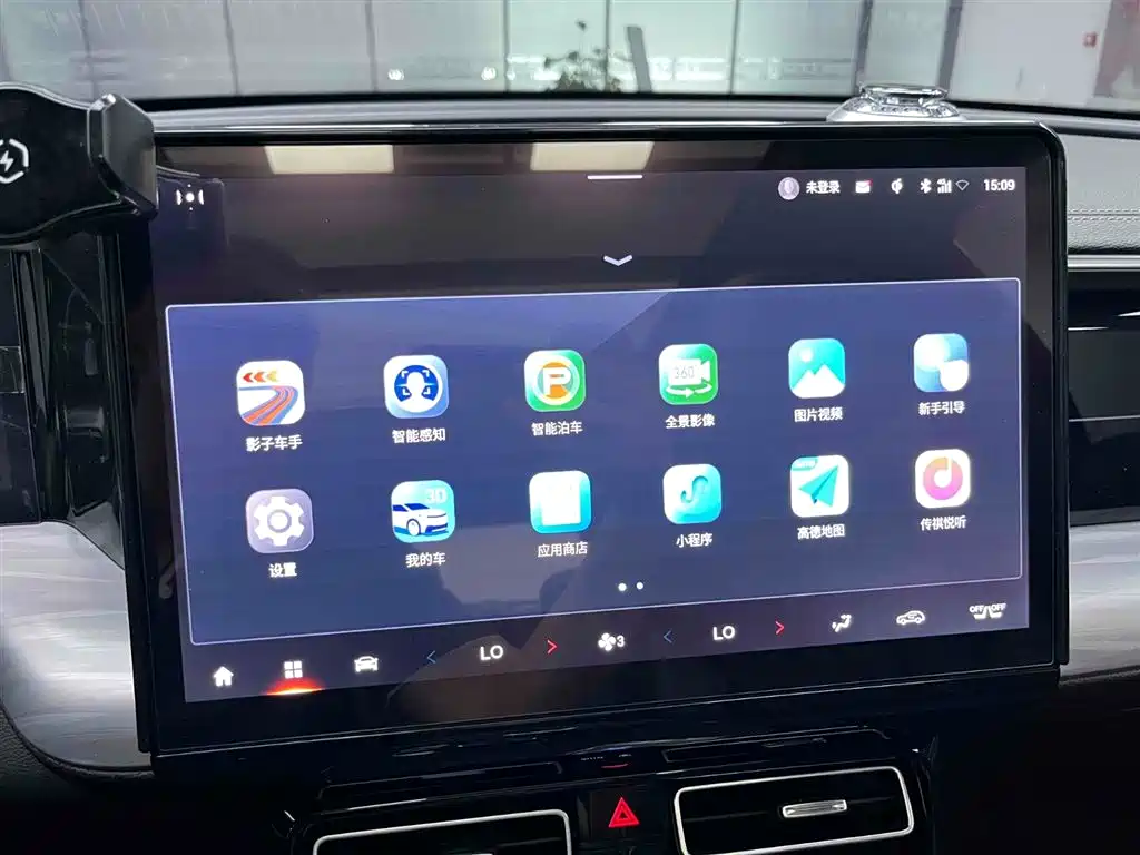 GAC Trumpchi GS8 Navigator Series 2.0 TGDI 2 WD Distinguished (6-seat)