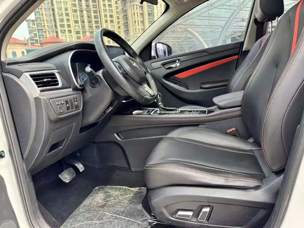 Fengguang 580 ☆ Star 1.5 T Auto Luxury