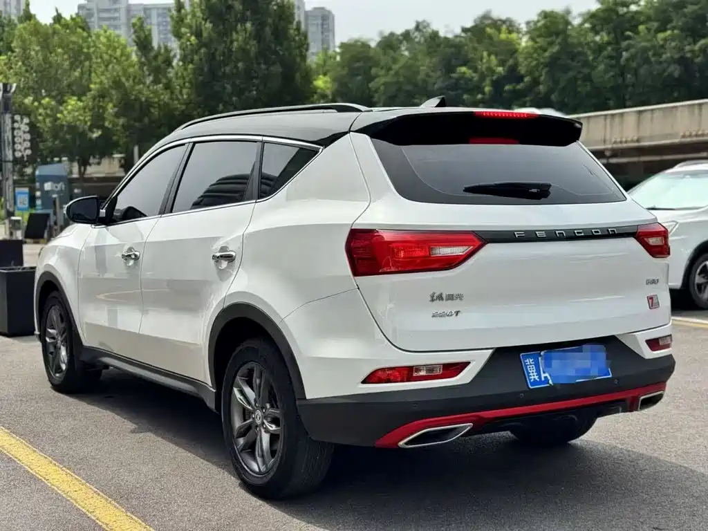 Fengguang 580 ☆ Star 1.5 T Auto Luxury