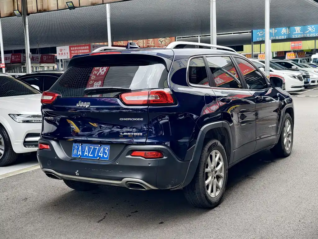 Cherokee 2.4 L Leading Intelligent