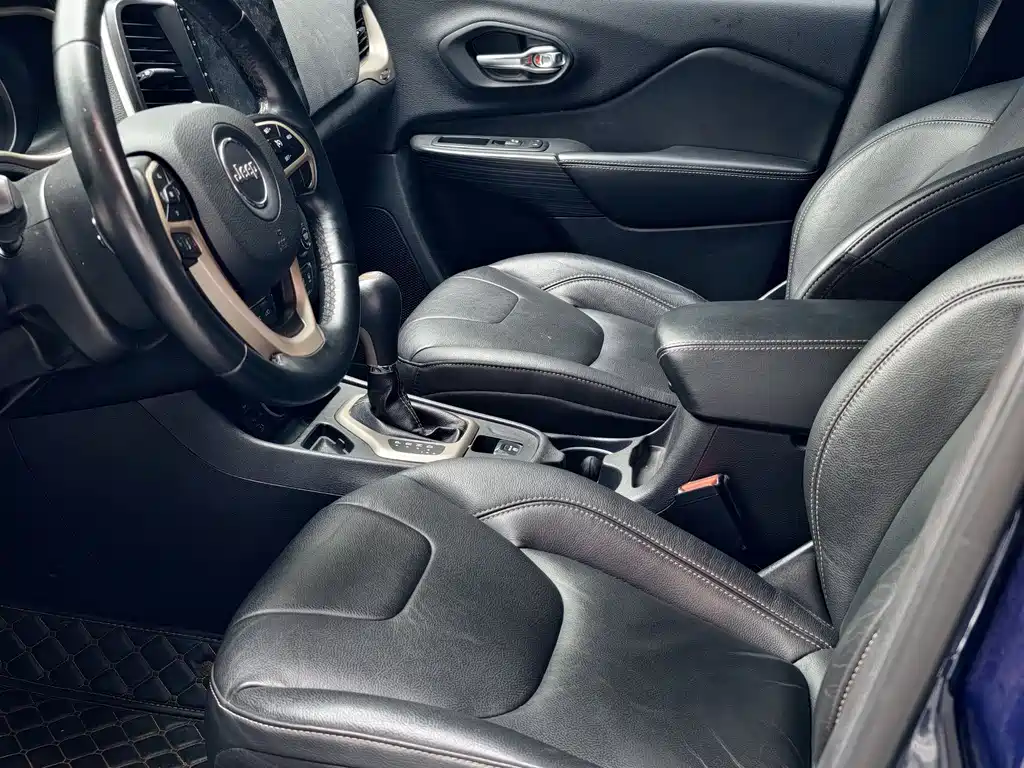 Cherokee 2.4 L Leading Intelligent