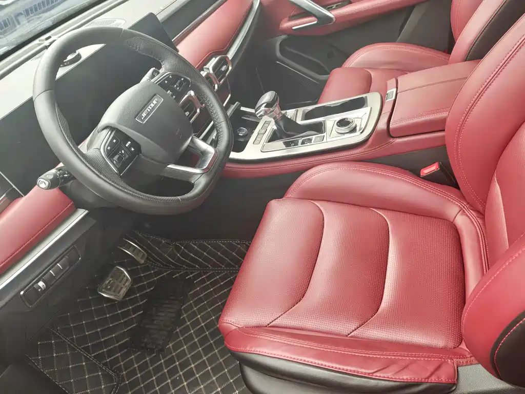 Jetour X70 PLUS 1.5 T DCT Fire 7-seat