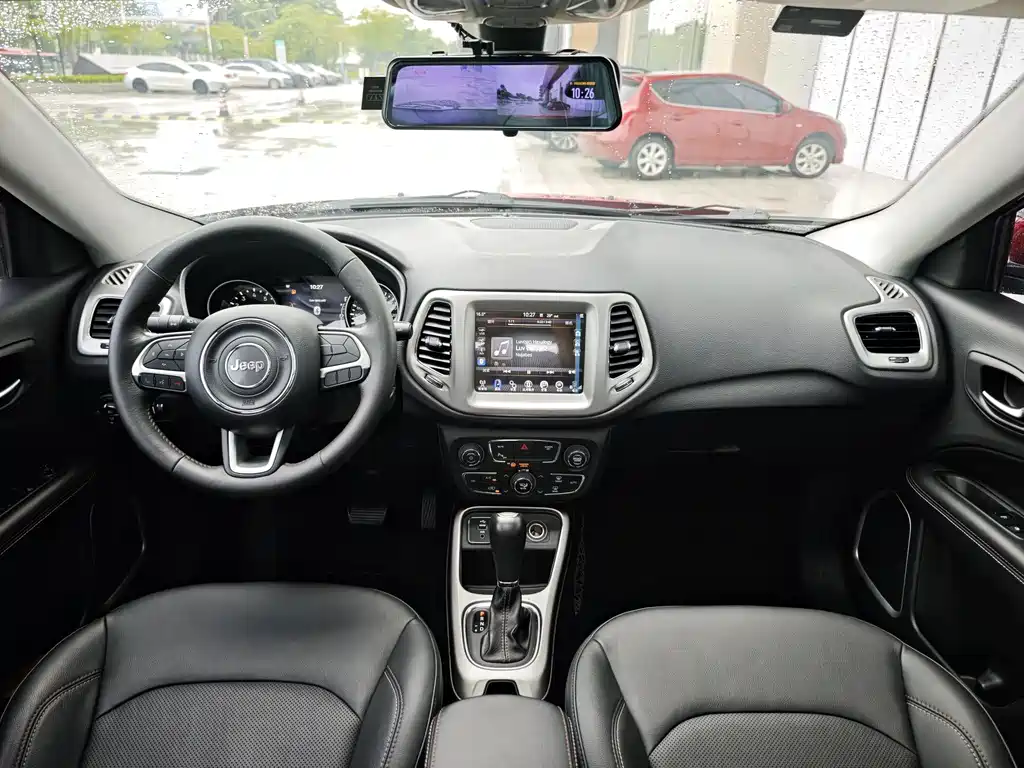 Compass 200 T Auto Home Enjoyment