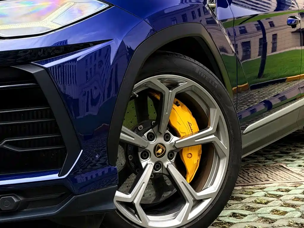 Urus 4.0 T V8