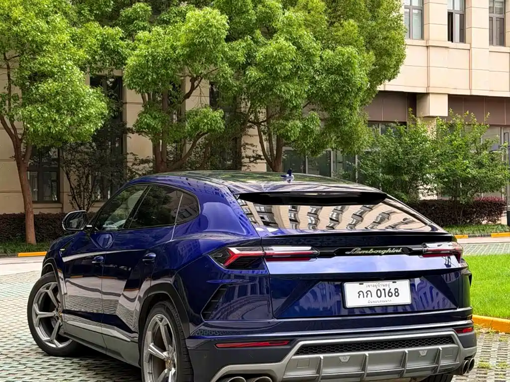 Urus 4.0 T V8