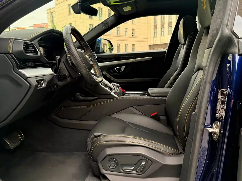Urus 4.0 T V8
