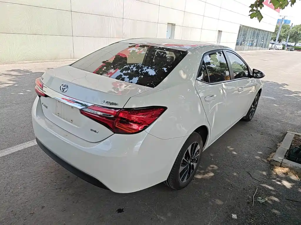 Levin Facelift 185 T CVT Leading CN-V
