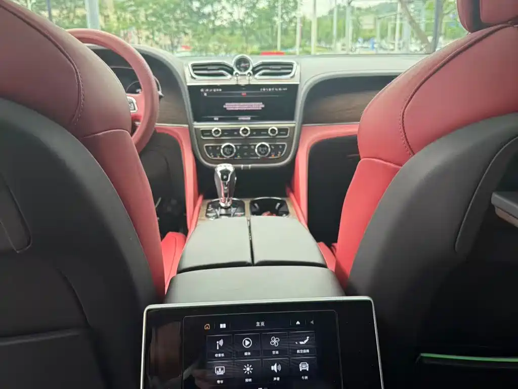 Bentayga 4.0 T V8 LWB Range Elegant Degree