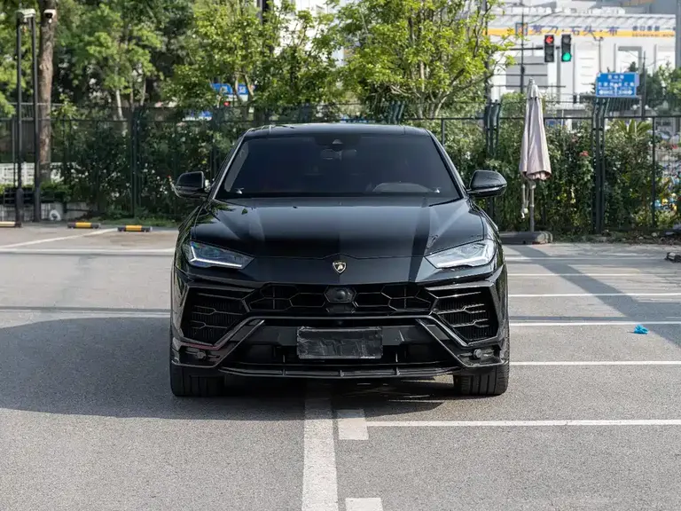 Lamborghini Urus 4.0 T V8
