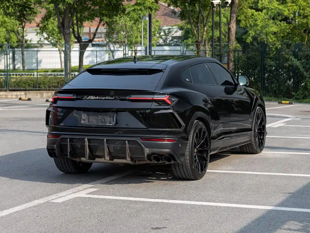 Urus 4.0 T V8