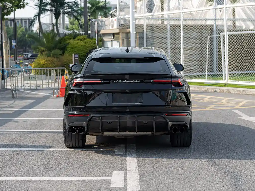 Urus 4.0 T V8
