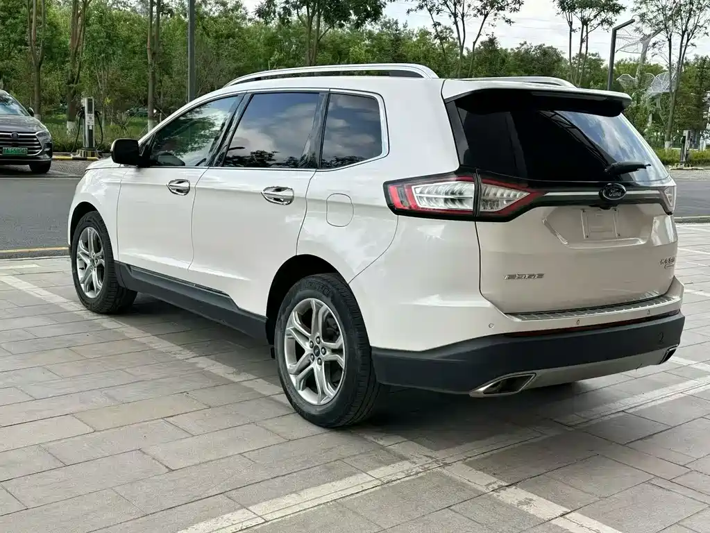Edge EcoBoost 245 2 WD Grand Sharp 7-seat CN-V