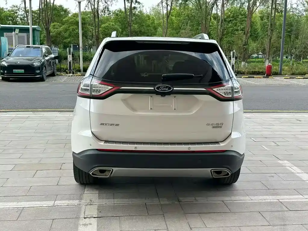 Edge EcoBoost 245 2 WD Grand Sharp 7-seat CN-V