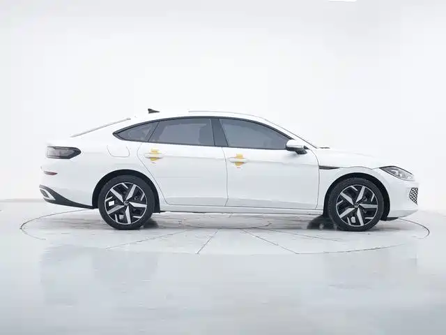 Lamando Lamando L 280 TSI DSG Spicy Cool