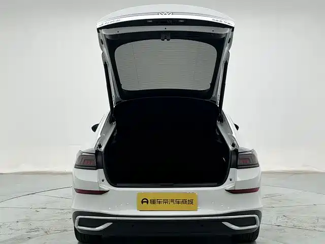 Lamando Lamando L 280 TSI DSG Spicy Cool