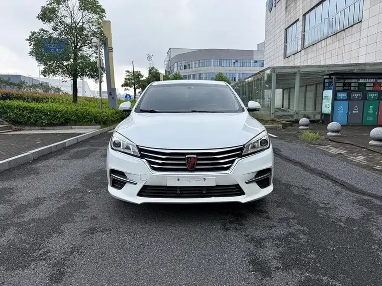 Roewe 360 PLUS 1.5 L Auto Luxury