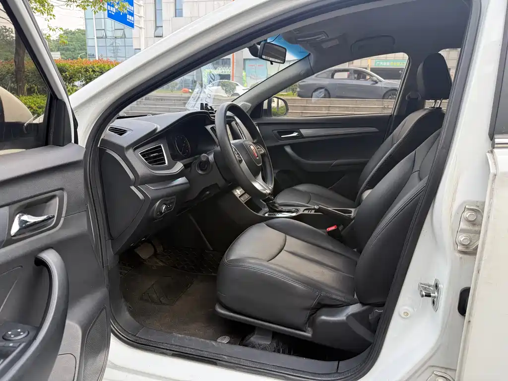 Roewe 360 PLUS 1.5 L Auto Luxury