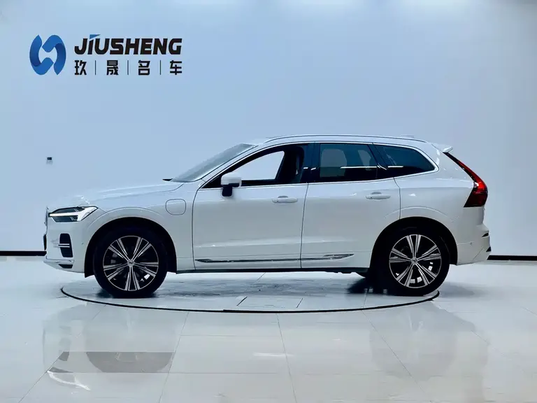 Volvo XC60 PHEV T8 PHEV 4 WD Smart Vision Luxury