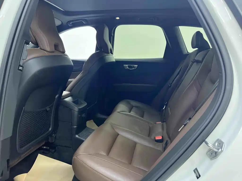 Volvo XC60 PHEV T8 PHEV 4 WD Smart Vision Luxury