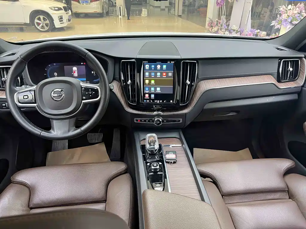 Volvo XC60 PHEV T8 PHEV 4 WD Smart Vision Luxury