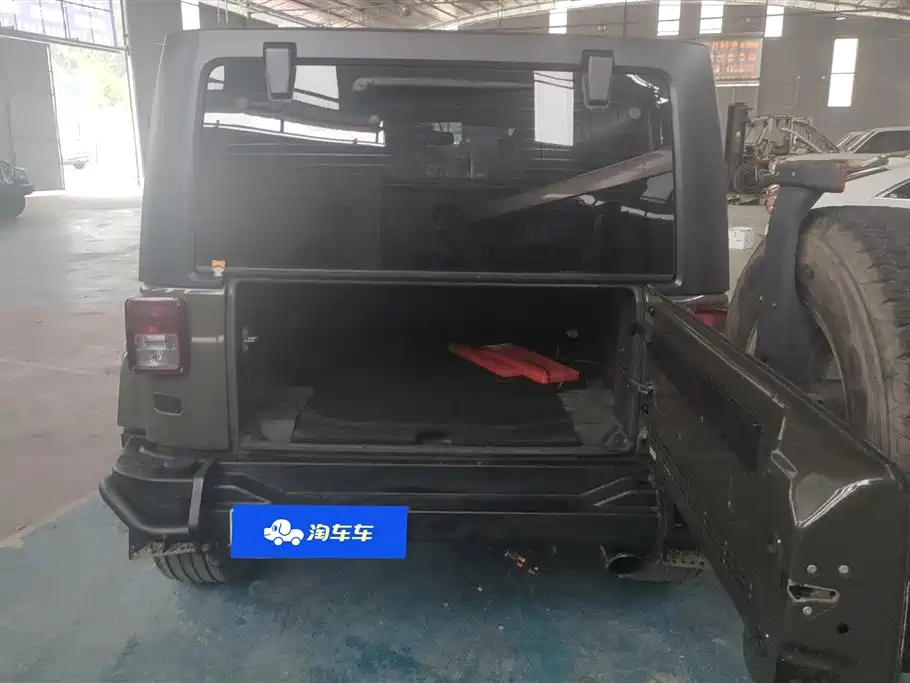 Wrangler 2.8 TD Sahara 4-door Comfort Enjoyment