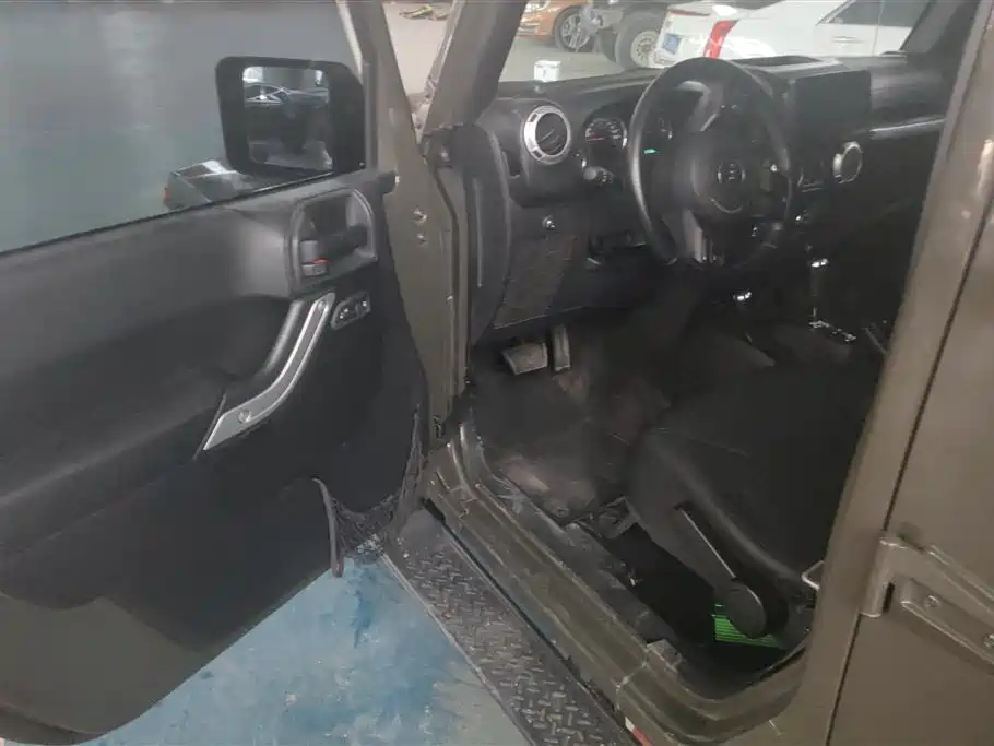 Wrangler 2.8 TD Sahara 4-door Comfort Enjoyment
