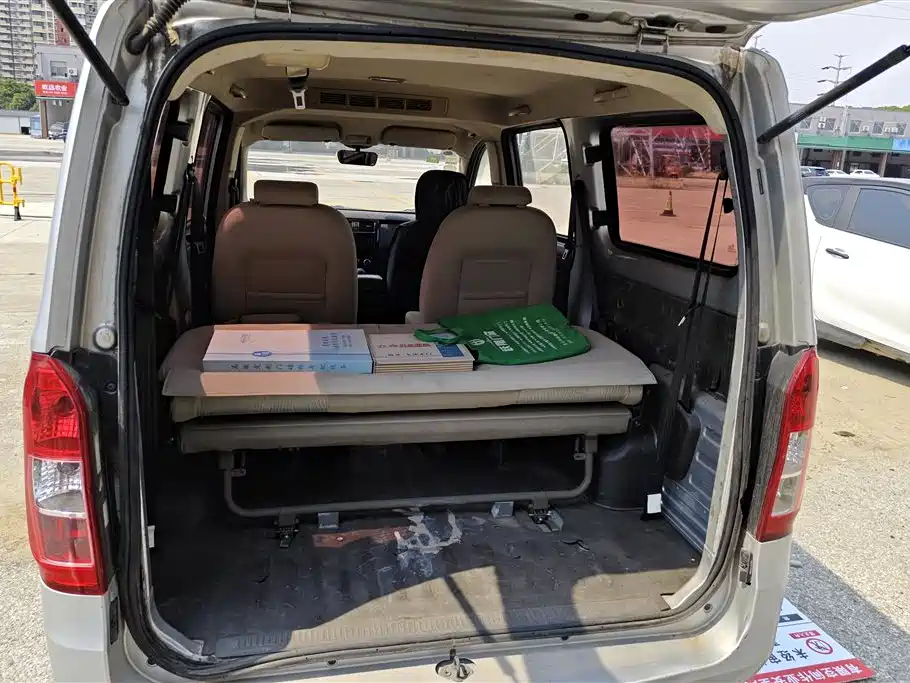 Wuling Rongguang V 1.2 L Standard