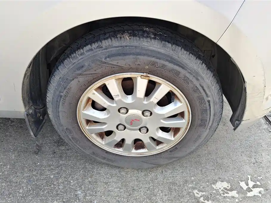 Wuling Rongguang V 1.2 L Standard