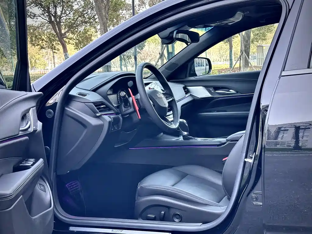 Cadillac CT4 28 T Luxury