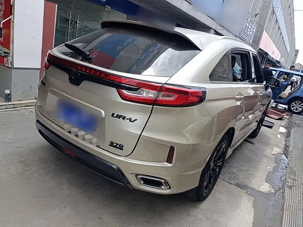 Honda UR-V 370 TURBO 2 WD Distinguished CN-V