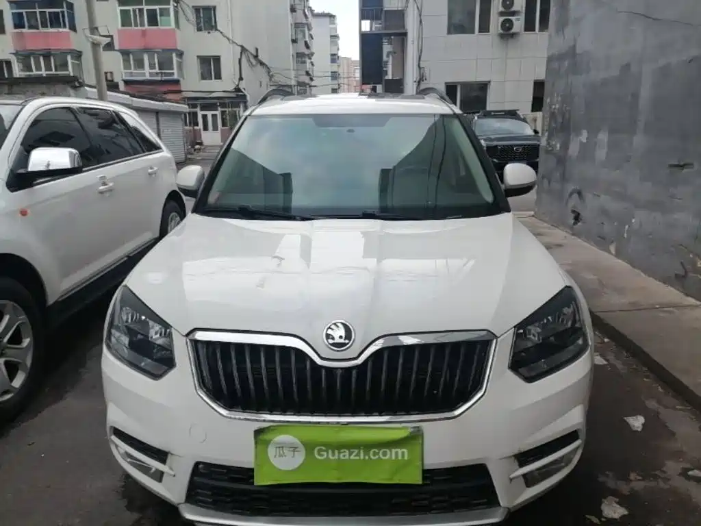 Yeti TSI280 DSG Forward