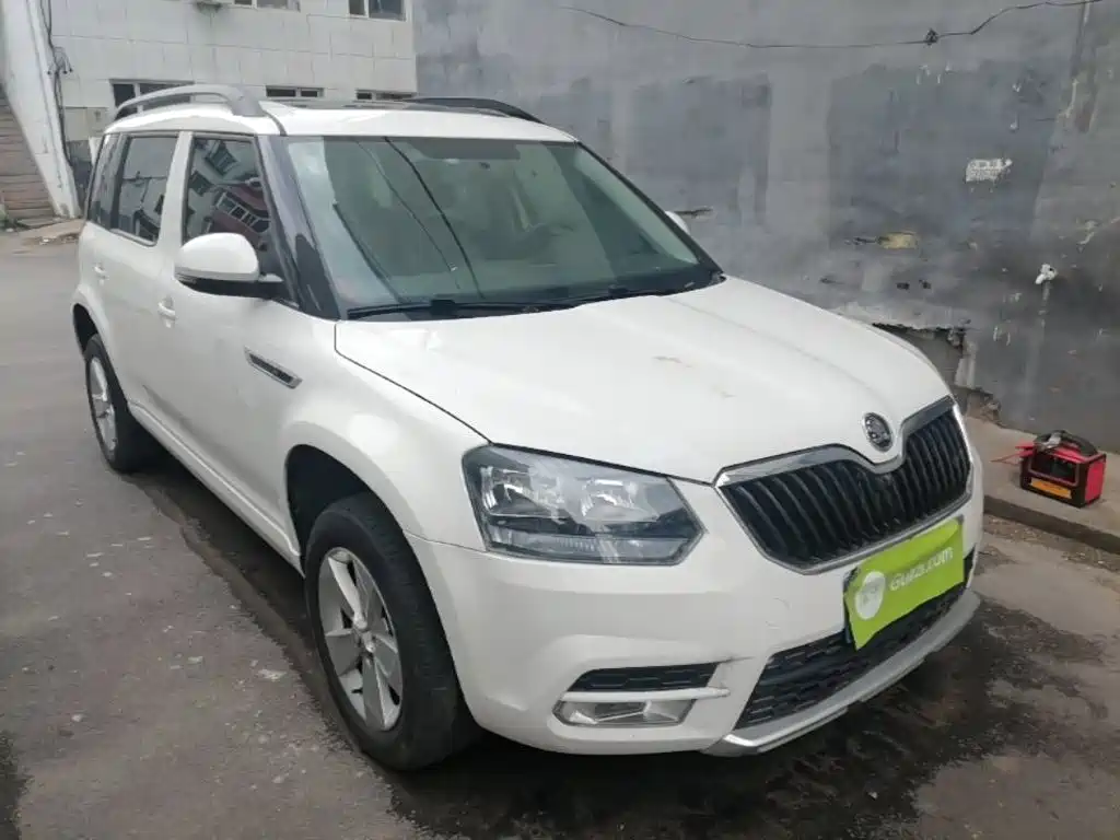 Yeti TSI280 DSG Forward