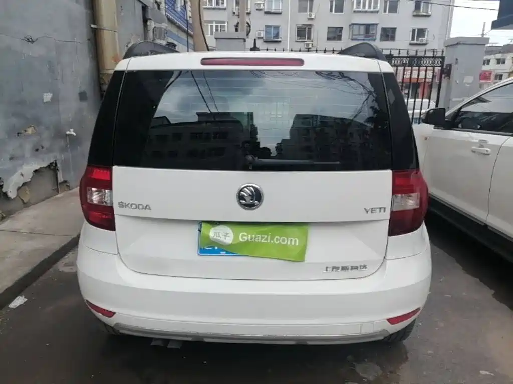 Yeti TSI280 DSG Forward